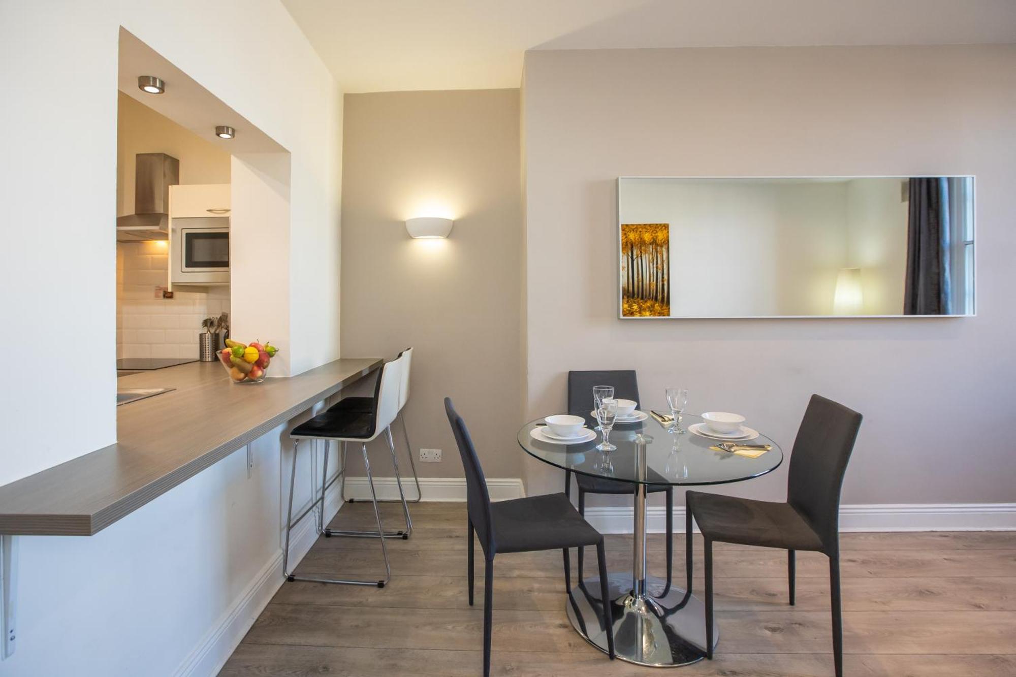 Temple Bar Essex Apartments Дублін Екстер'єр фото