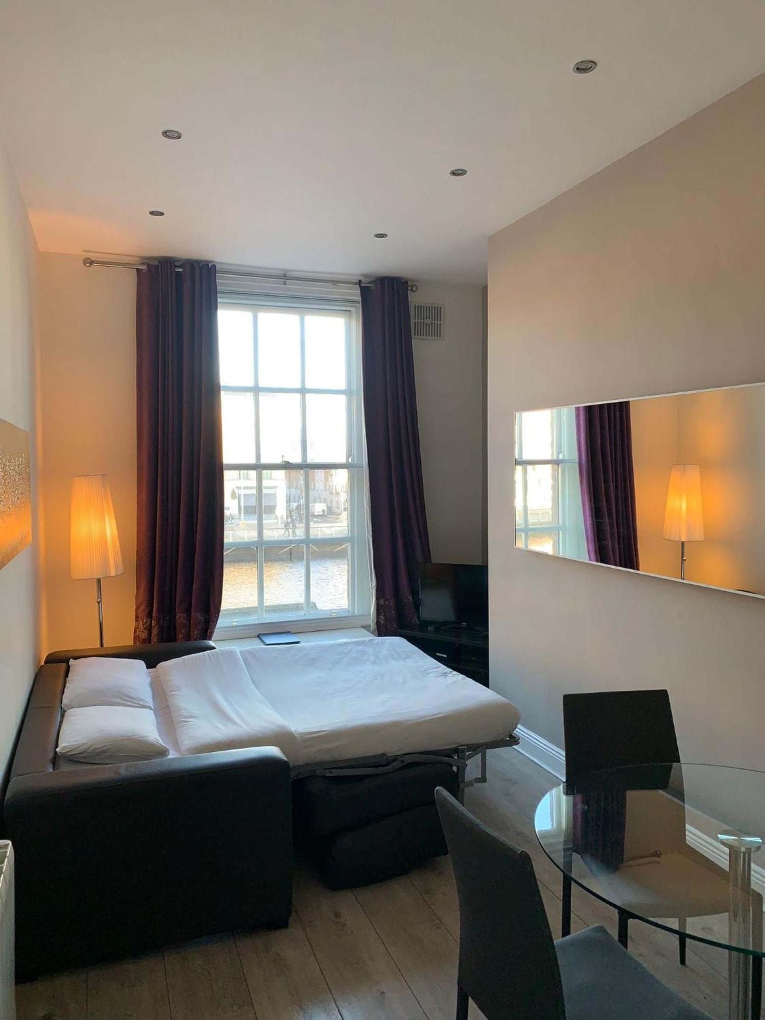 Temple Bar Essex Apartments Дублін Екстер'єр фото